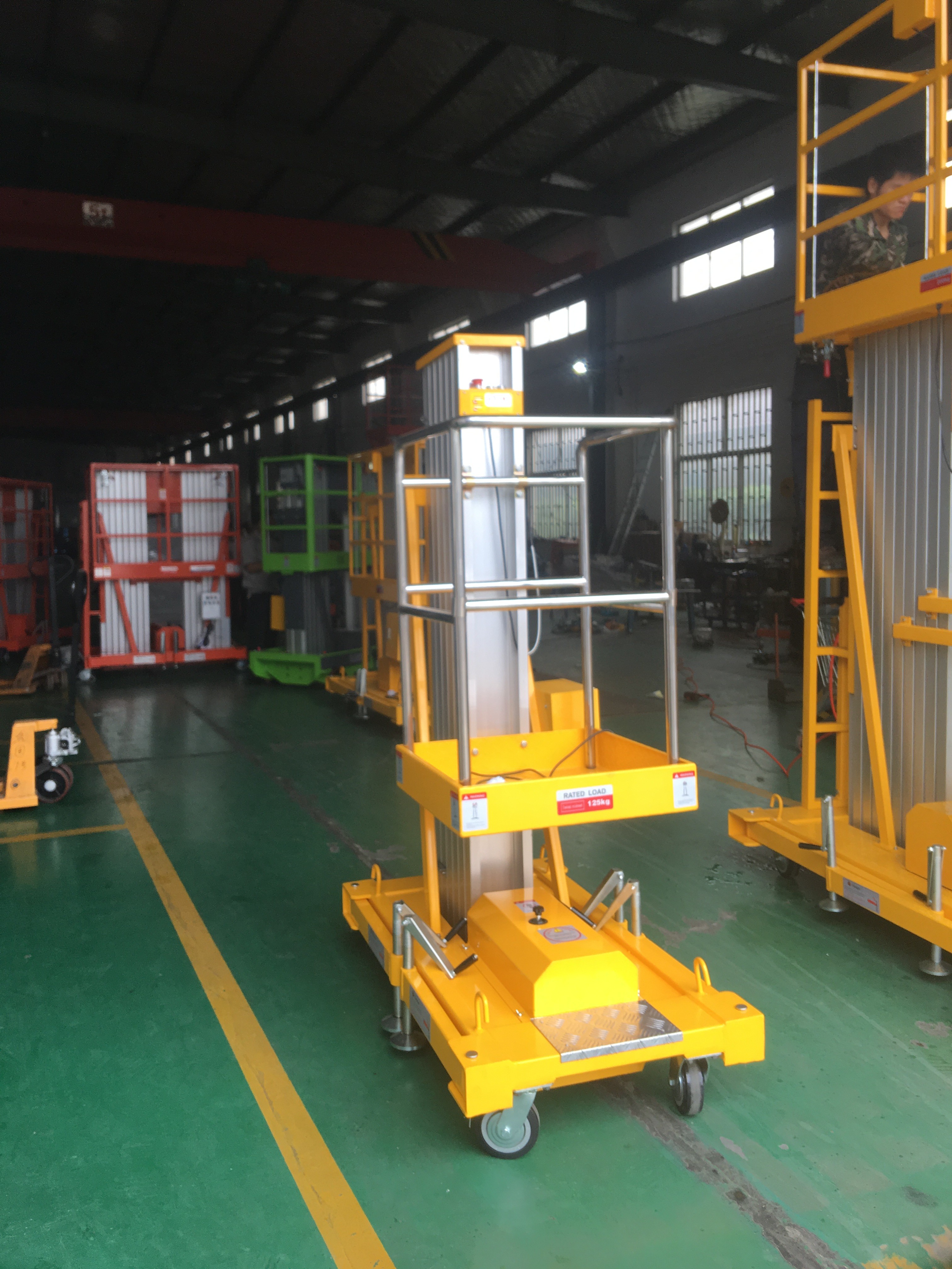 8m Aluminum Aerial Work Platform Hydraulic Vertical Lift Table 0.75Kw Lifting Power