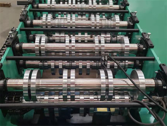 High Speed Steel Floor Deck Machine 0.8-1.5mm Thickness Customized Shape