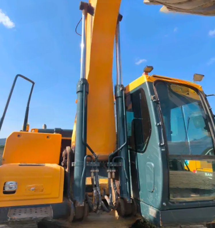 Construction Works Excavator Iron Pipe For Hyundai R215VS Hydraulic System