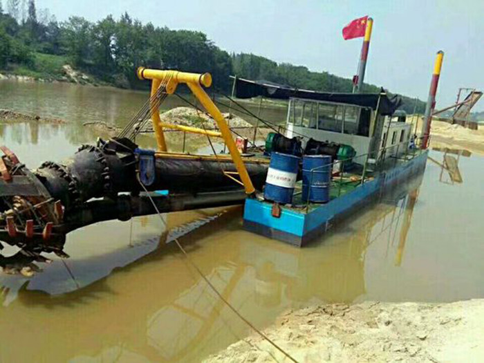 14Inch Model 300m3/h Cutter Suction Dredger for Dredging Equipment/River Sand Mining