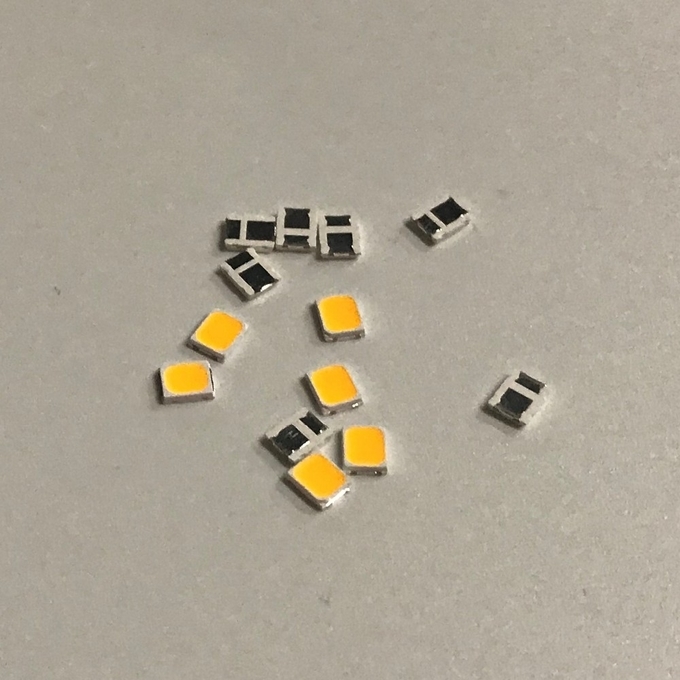 Fabricantes chinos de chips LED 3V 26-28Lm 6000K Chip LED blanco SMD LED 2835 Chips 4