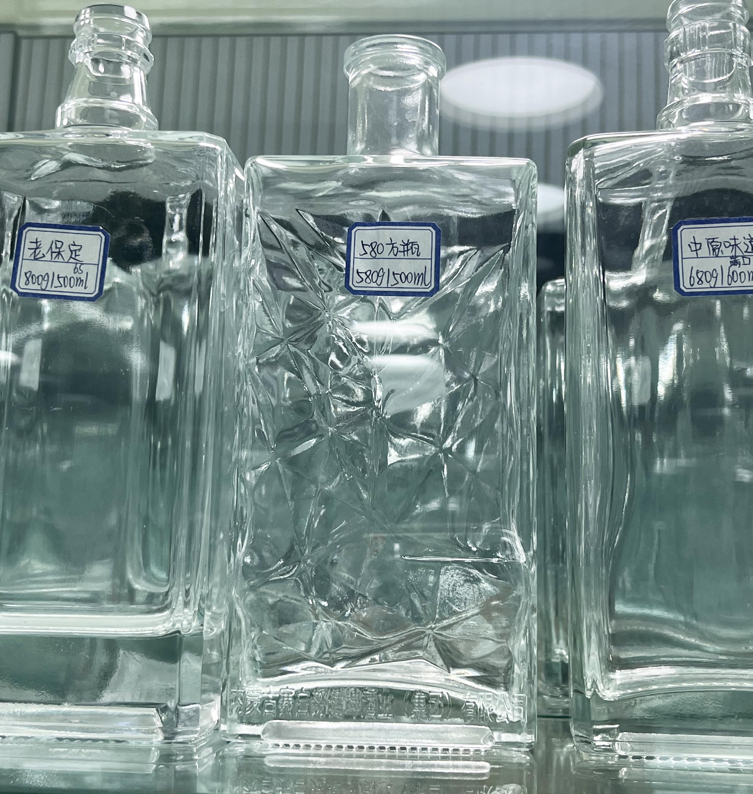 100ml 200ml 375ml 500ml 750ml 1000ml Clear Glass Bottle for Whiskey Vodka Brandy Gin
