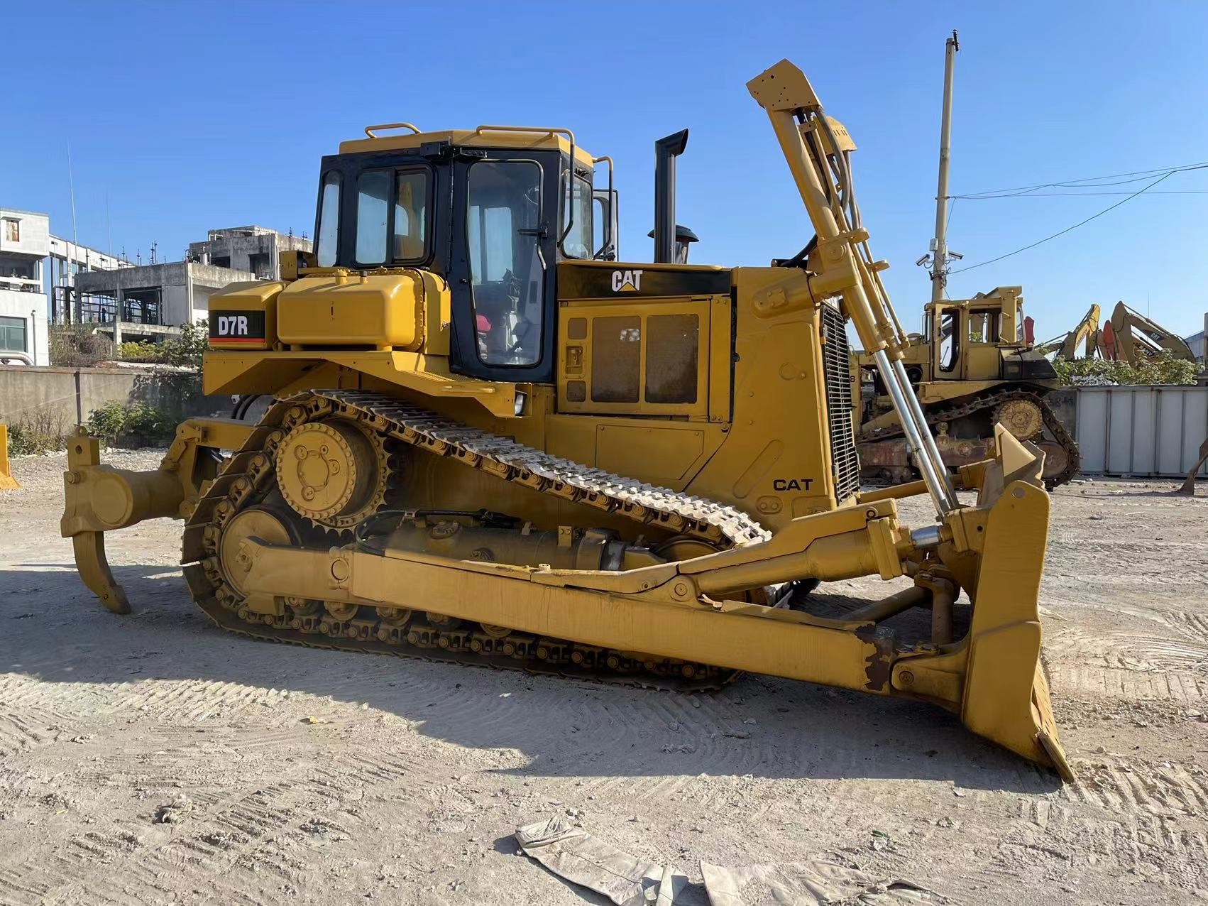 Japan Used Bulldozer Caterpillar CAT D6R Groundwork Machine