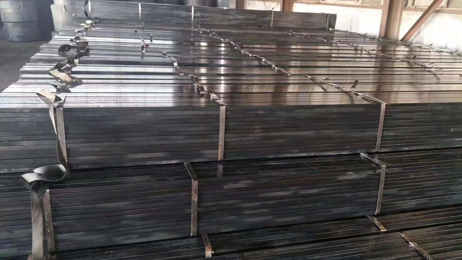 Black Rectangular Hollow Pipe , Galvanized Small Sized Hot Rolled Steel Tube
