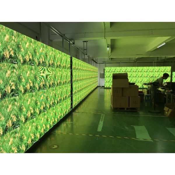 HD Clear Small SMD LED Screen / p6 indoor led display High Frequency Dynamic Image