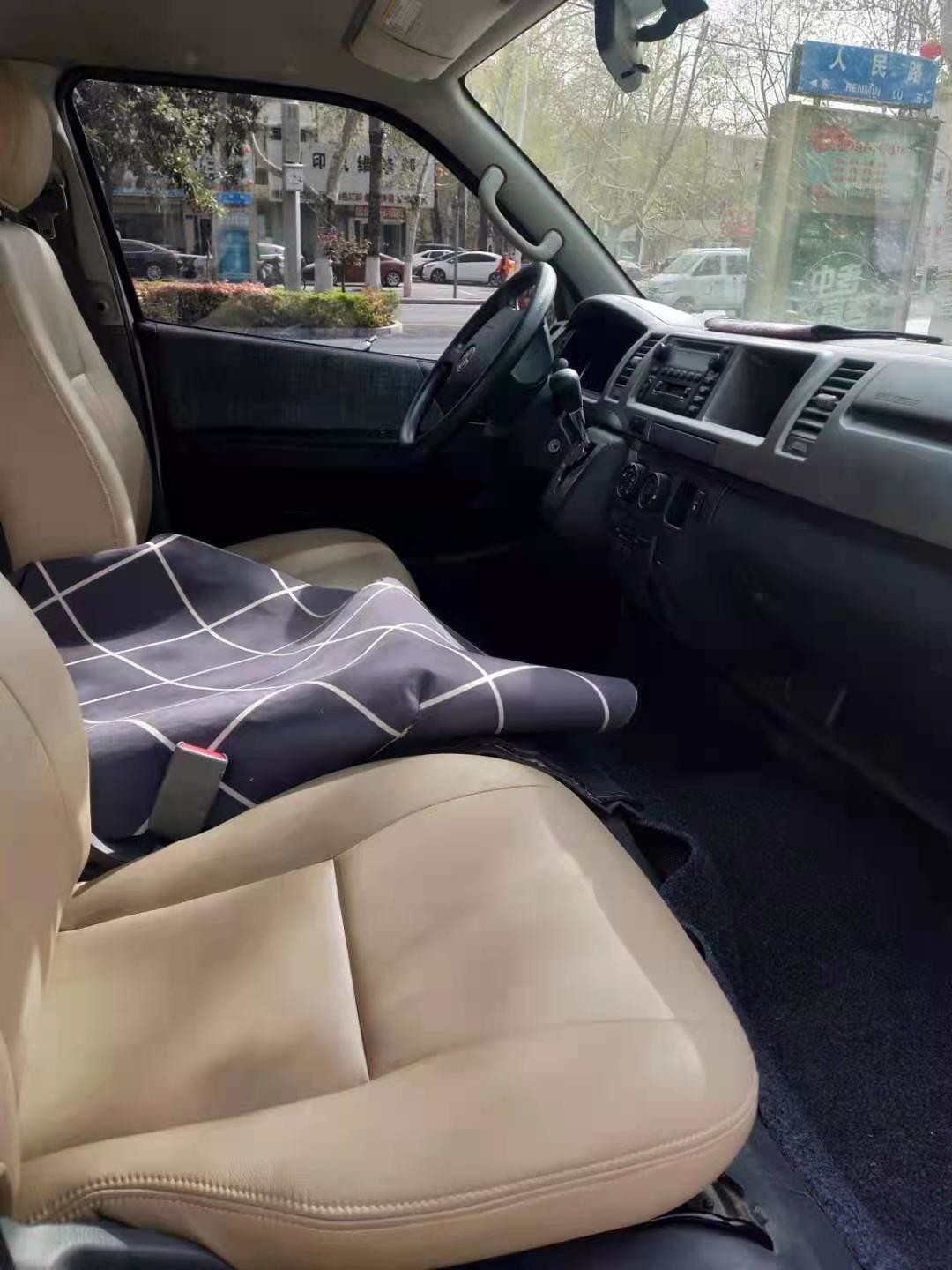 2007 Year 13 Seats Gasoline Toyota Hiace Used Mini Bus With Luxury Seat Automatic Transmission High Roof