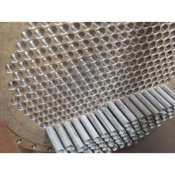 Fast Carbon Steel Tube Sheet Welding / Accurate Tube Welding Machine