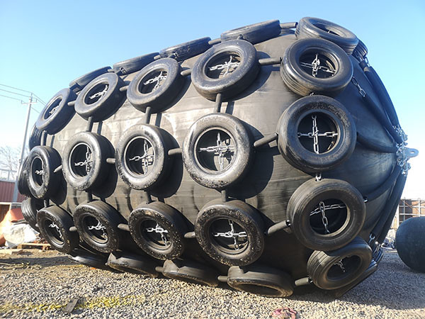 VLCC Yokohama Pneumatic Rubber Fenders