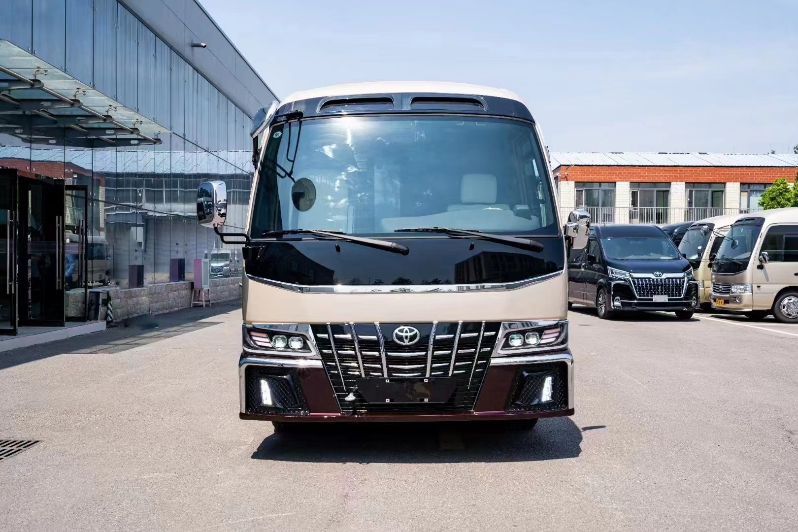 Toyota Coaster 12 Seater Tourist Bus Gasoline Rear Drive 4×2 Manual Transmission