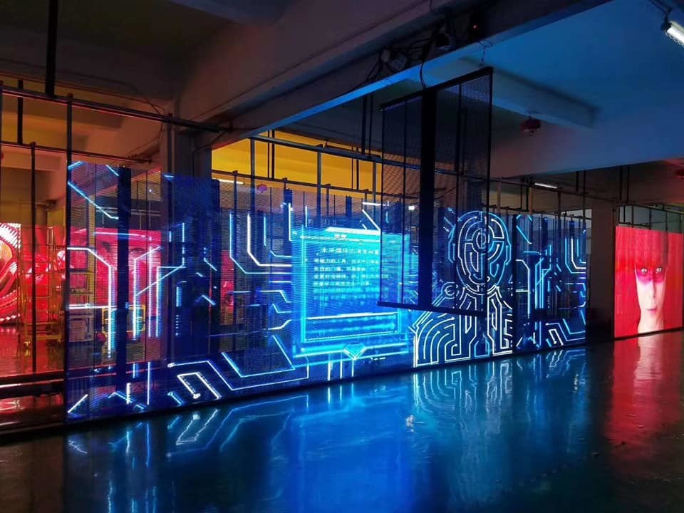 Full Color 4500nits SMD2020 Transparent LED Screen P3.91