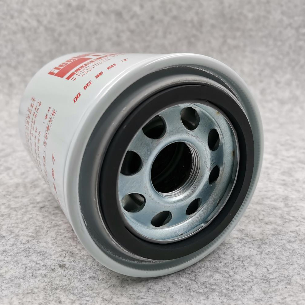 DCEC CUMMINS DONGFENG solidified paper oil filter C3908616 LF3345 for QSB3.9-C125-30 SHACMAN FOTON AUMAN FLEETGUARD truck