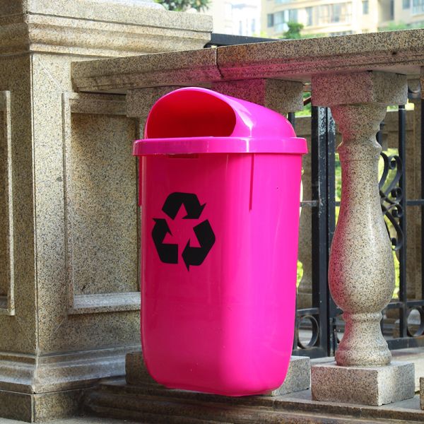 Outdoor Wall Type Environmental protection Polypropylene Cleaning Bin Wall Mounted Waste Bins Dustbin