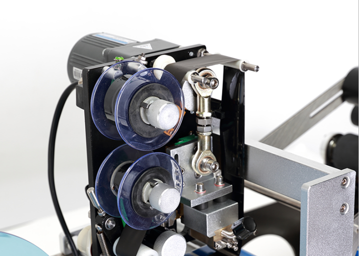 Popular Latest Round Bottle Labeler Labeling Machine