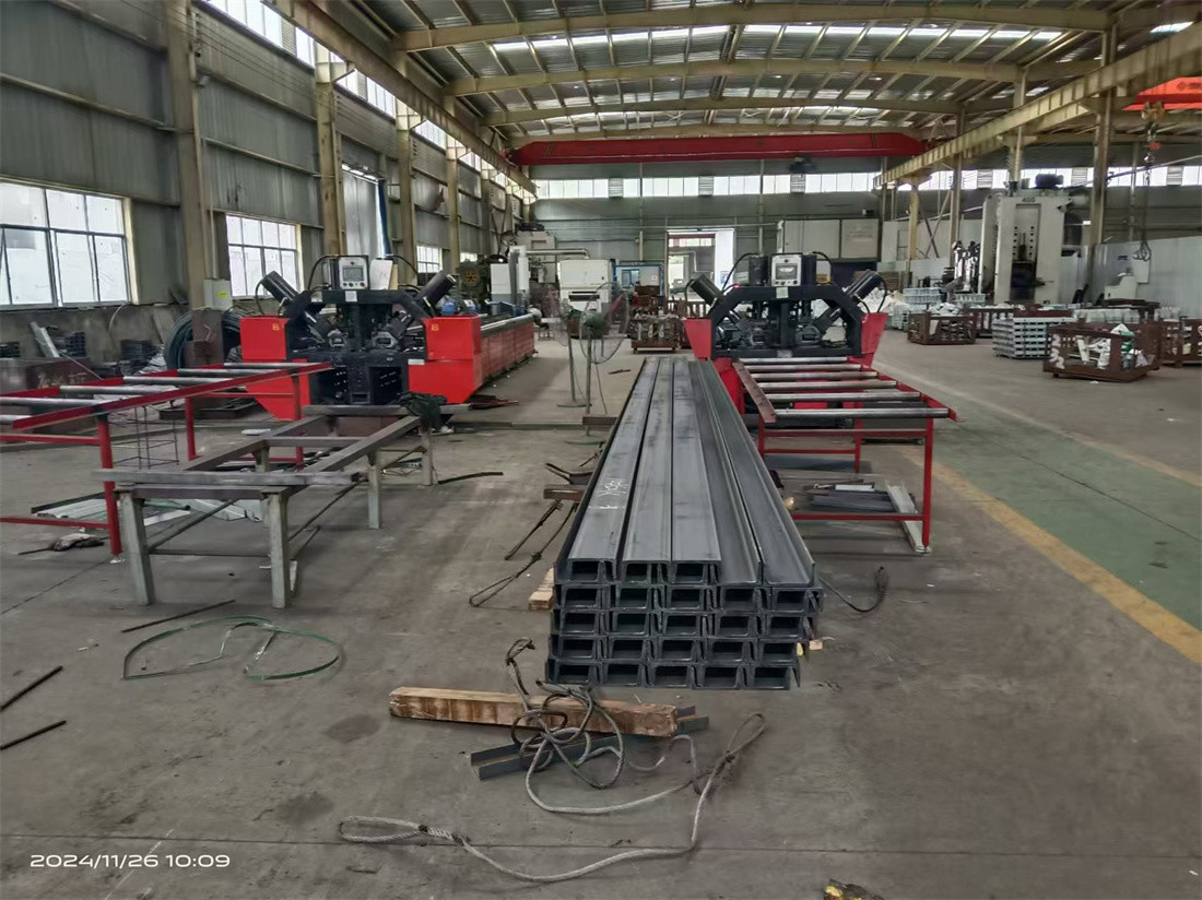 H Beam Hydraulic Punching And Shearing Machine HPS-200 50Hz Frequency
