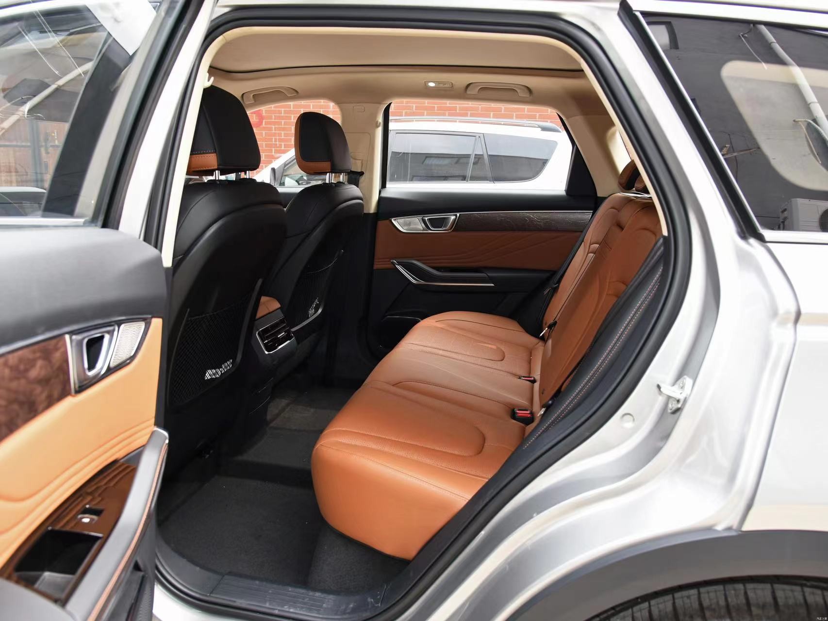 Bestune T99 2022 2.0TD Auto Comfortable Version 5 Seats SUV Large Gasoline 8 AT