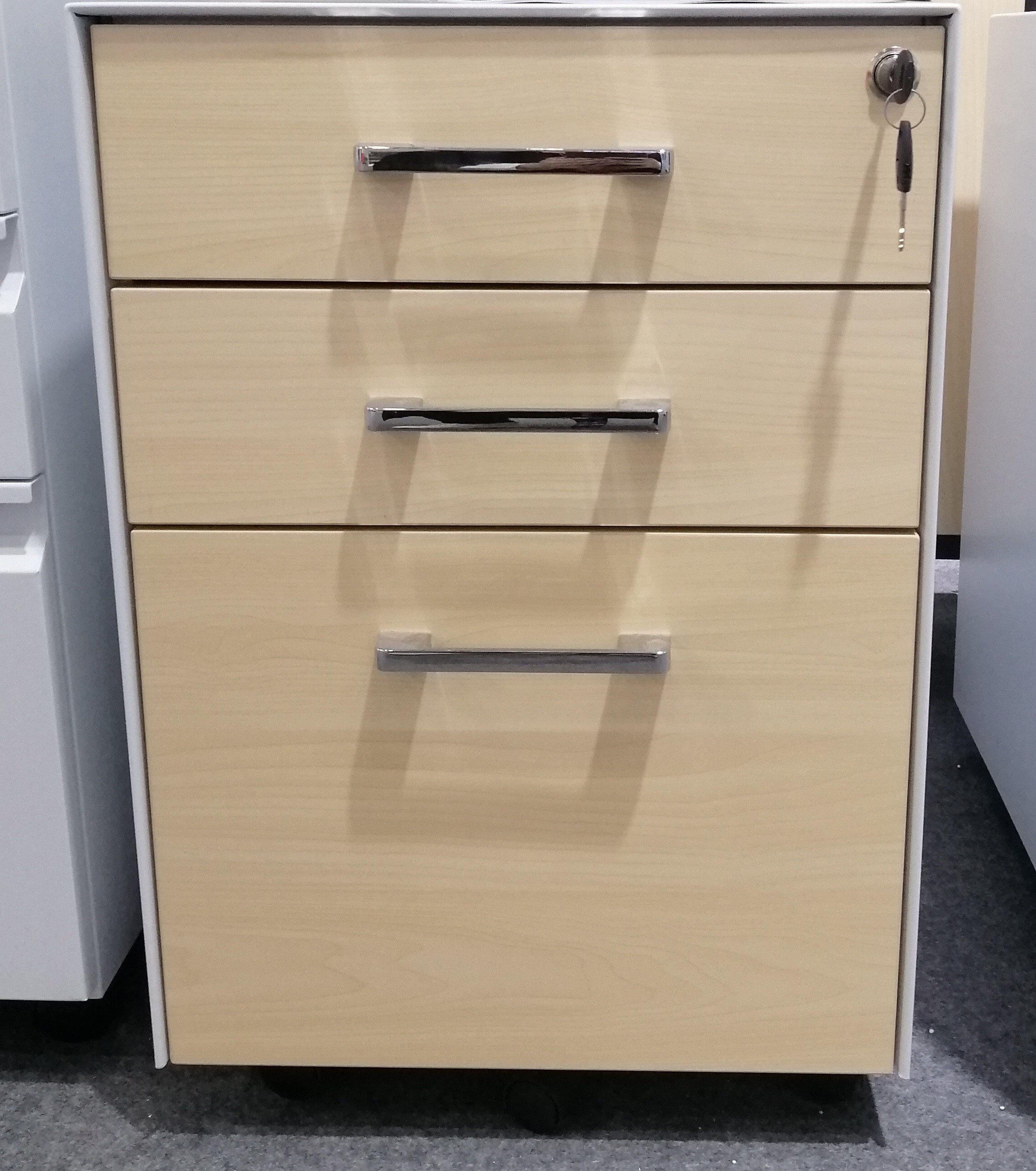 Wooden Front Chrome Plating Handle BBF 3 Drawer Pedestal Cabinet For Filling