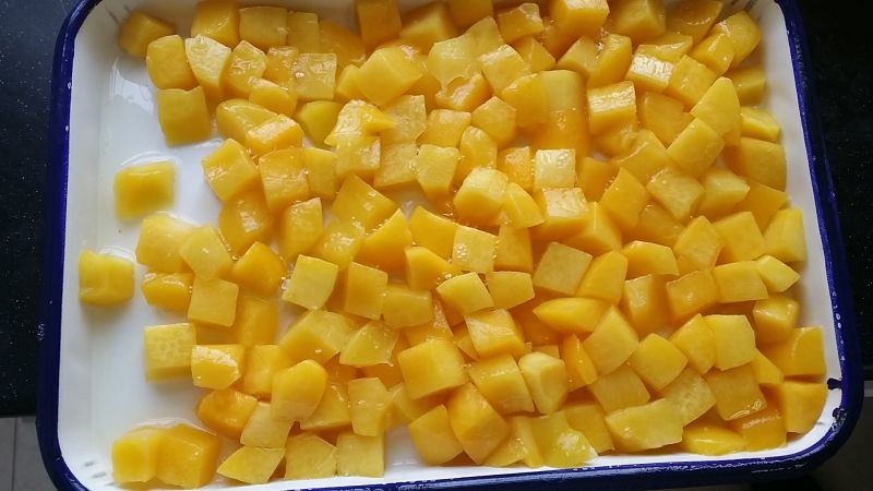 Bakery Naturally Sweet Canned Peach Halves Without Additives / Sugar