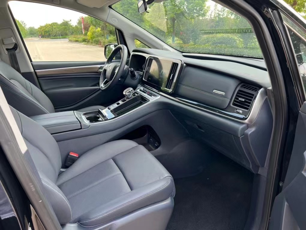 Trumpchi M8 2021 Leading Series 390T Zhizun Version Large 7 Seats MPV 2.0T Gasoline