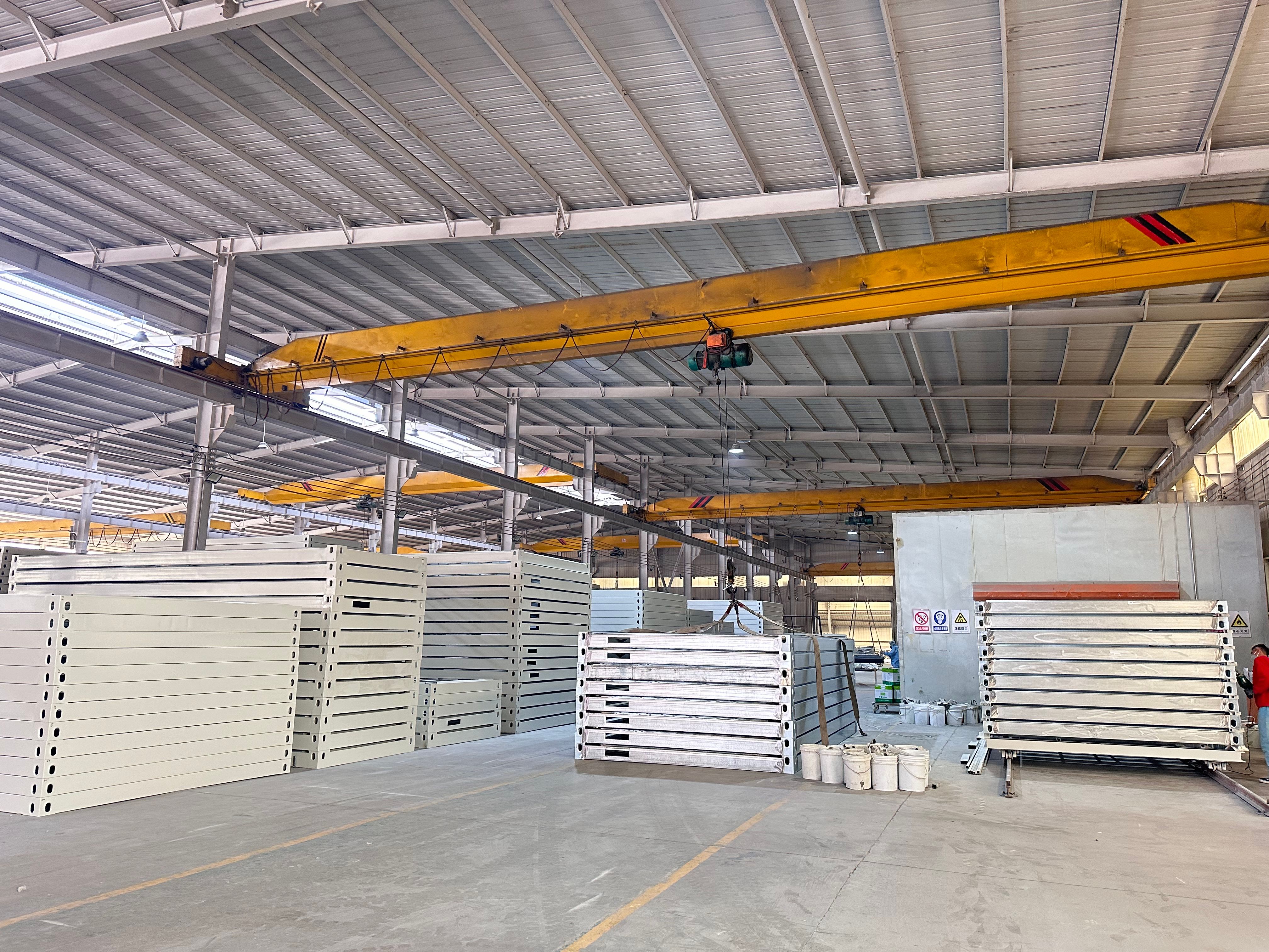 Detachable Container Houses Safe Strong Stable Energy-Saving Steel Frame Homes in Customizable White or Color Selections