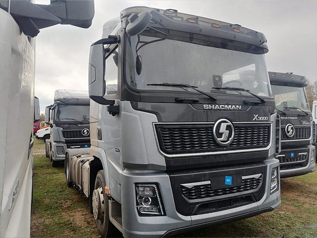 High-Performance Diesel Engine In SHACMAN X3000 Tractor Truck For Heavy Trailers
