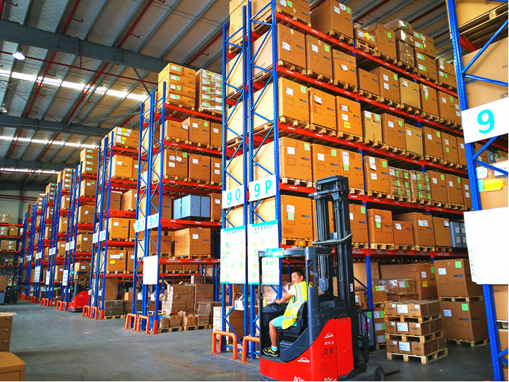 1.8mm Depth Certified Industrial Storage Rack For Tyres Fabric And Chemical