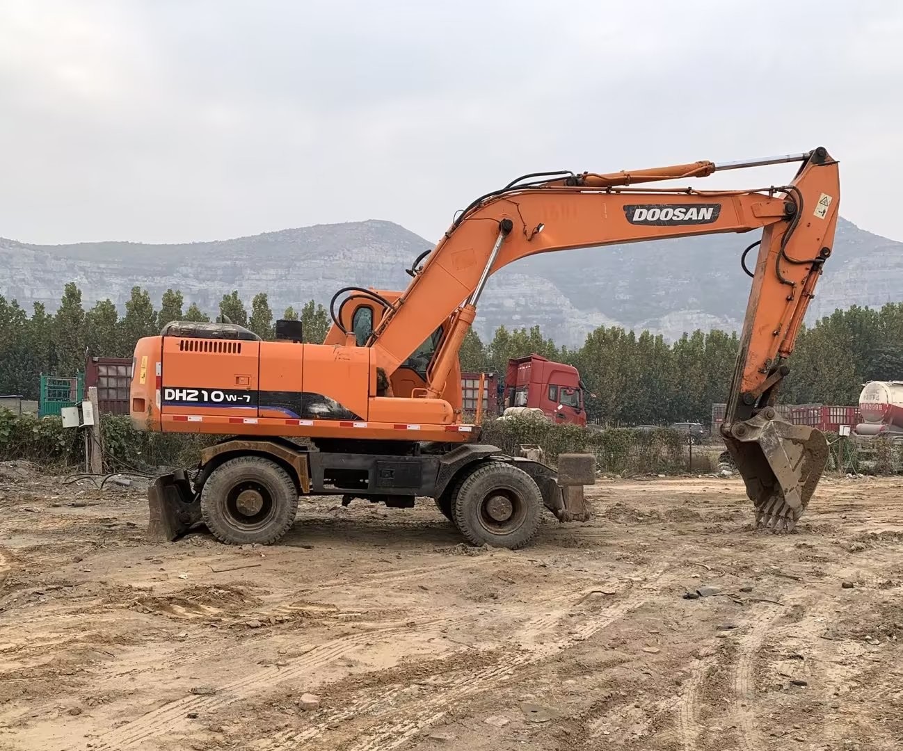 Original Color Used Doosan DH210W-7 Wheel Excavator In Good Condition/Used Doosan Wheel Excavator For Sale
