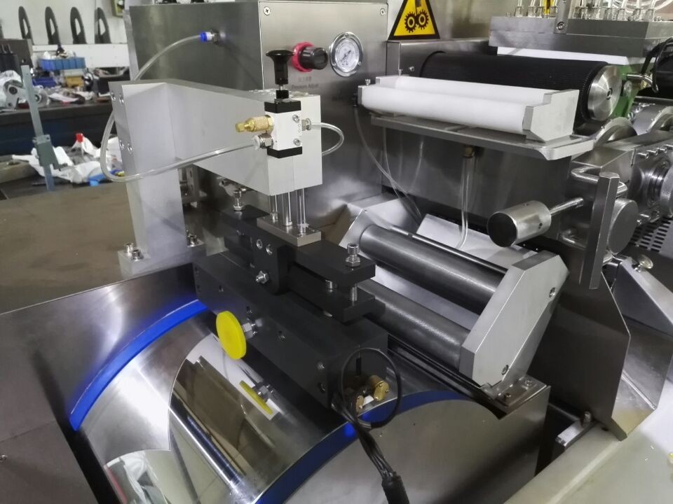 100000 Pcs/H Softgel Encapsulation Machine Automatic Painball Making