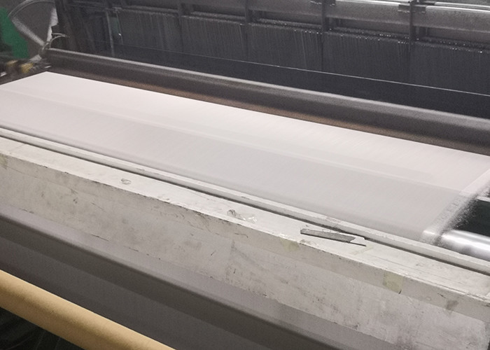 High Speed Wire Mesh Weaving Machine Adopts Synchronous Control Technique