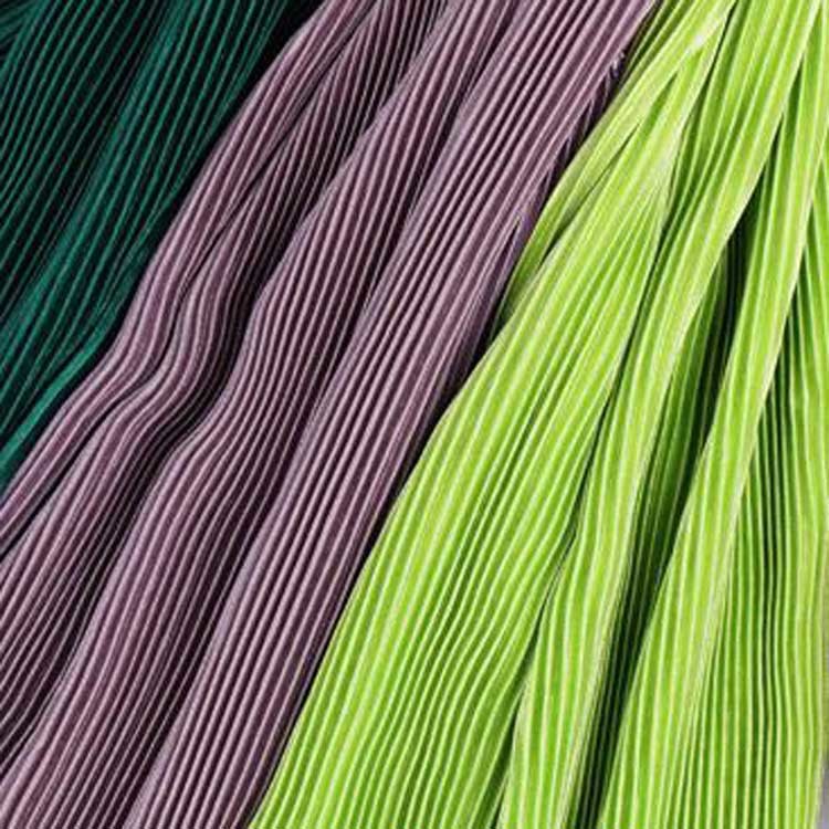 Supple Stretch Plisse 100% Polyester Pleated Fabric Stripe Fluid 200g
