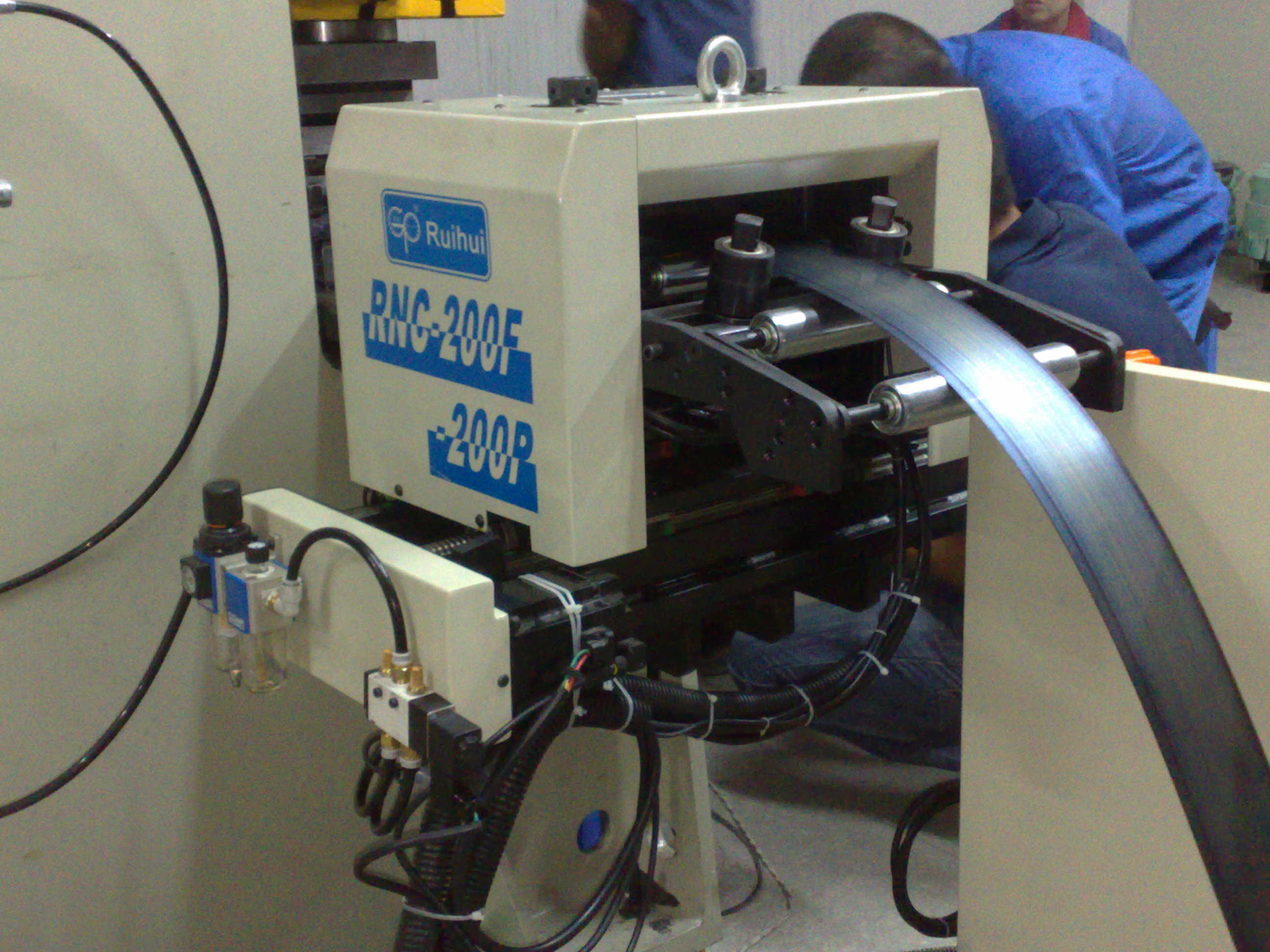 200MM Width Servo Roll Metal Sheet Feeder PLC Control Box Stamping Line