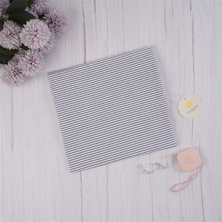 Skin-Friendly Environmentally Friendly Comfortable Striped Material Fabric For Casual Wear