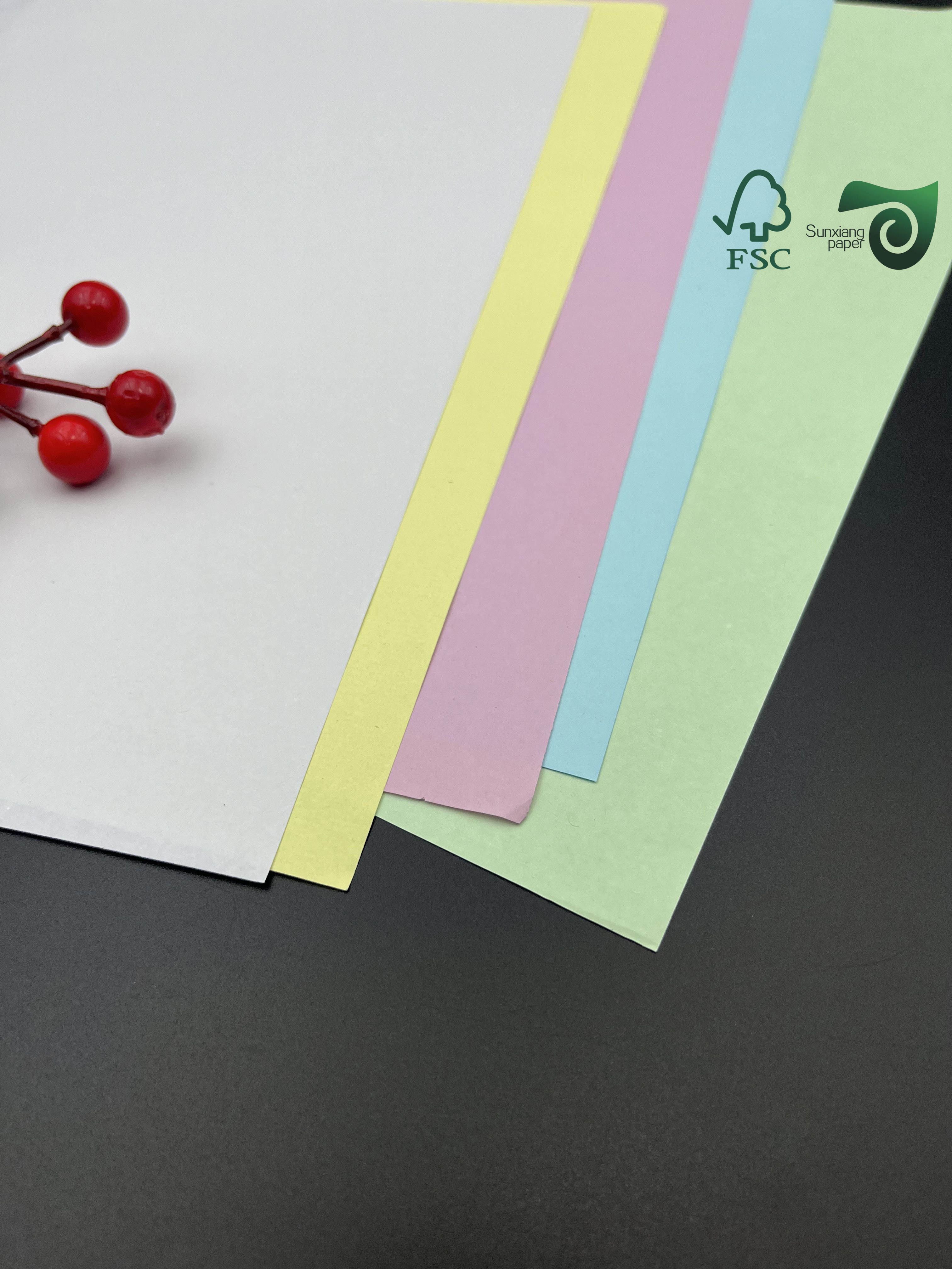 FSC 60gsm Yellow Green Pink Carbonless Copy Paper CB CFB CF Rolls 20lb With Black Image