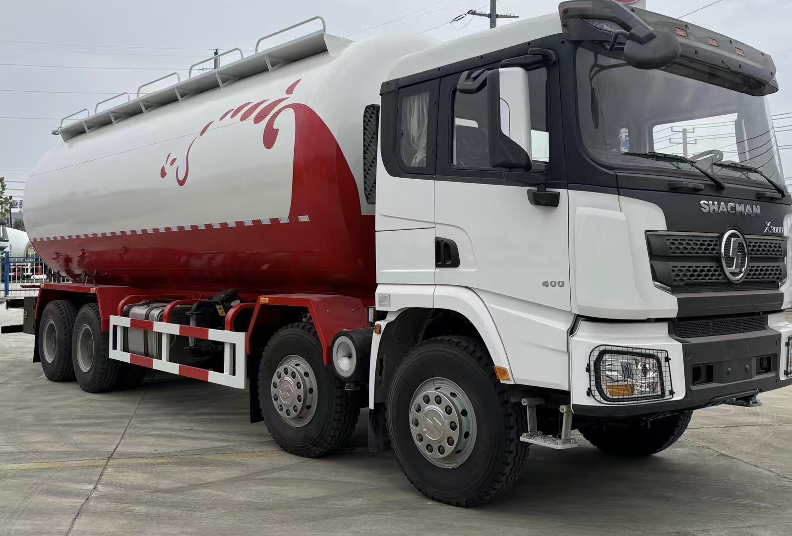 SHACMAN X3000 Oil Truck Tanker 30000L 8x4 Second Hand For Fuel Delivery