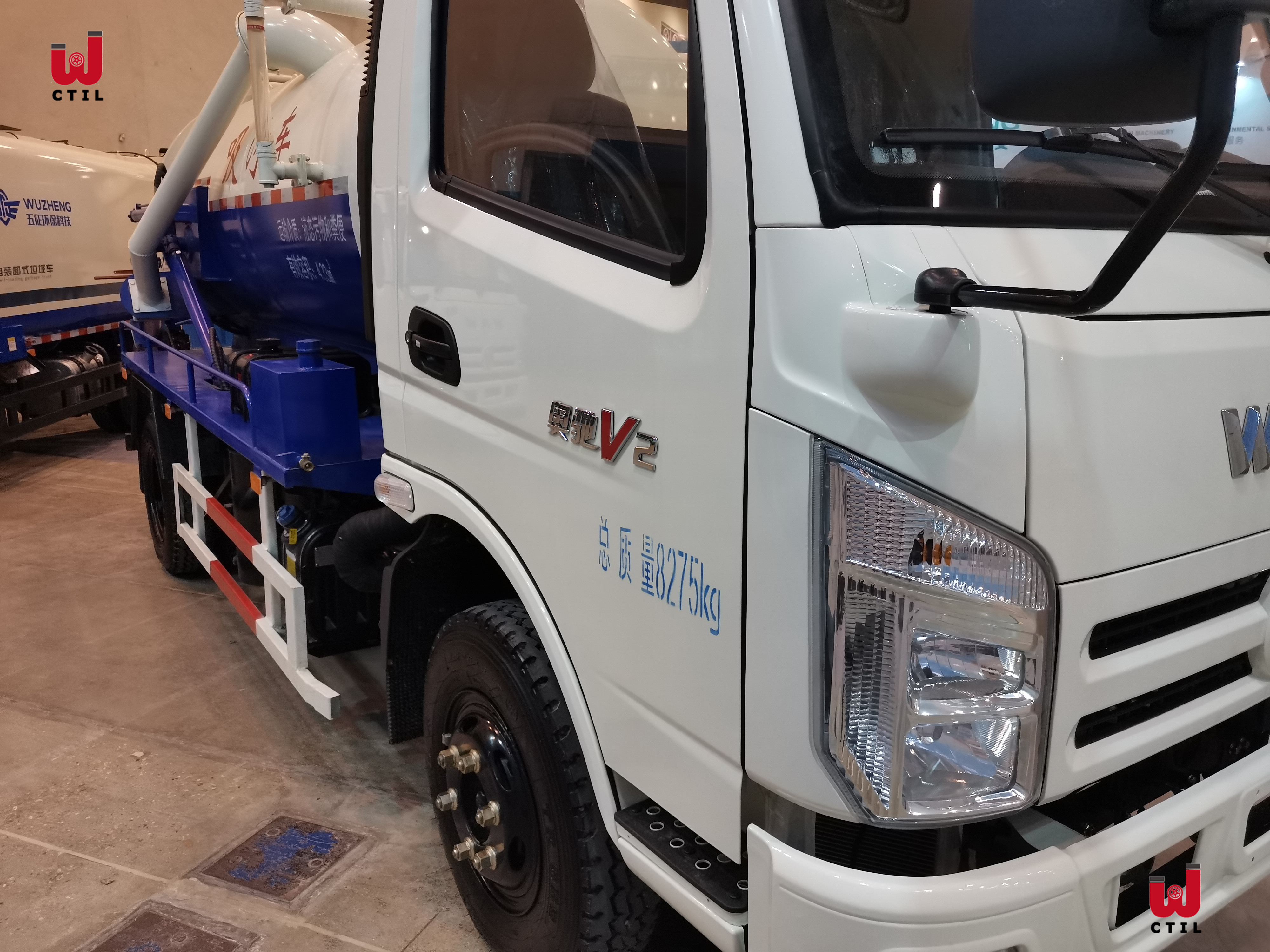 Euro 4 Sewer Vacuum Truck 5T Sewage Suction Truck 4x2
