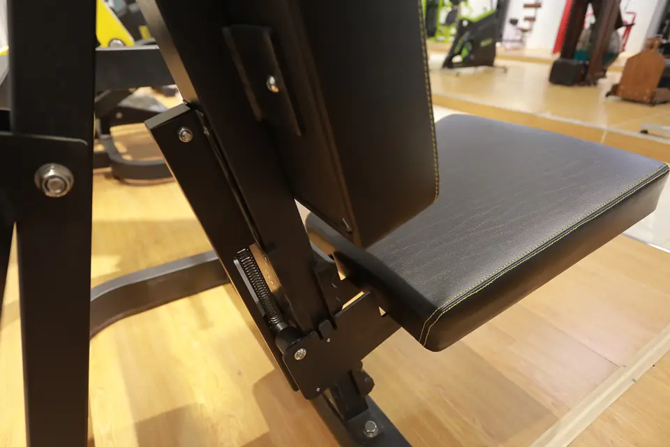 Gym Equipment Plate Loaded Machines Arms Shoulders Workout Seated Bicep Curl