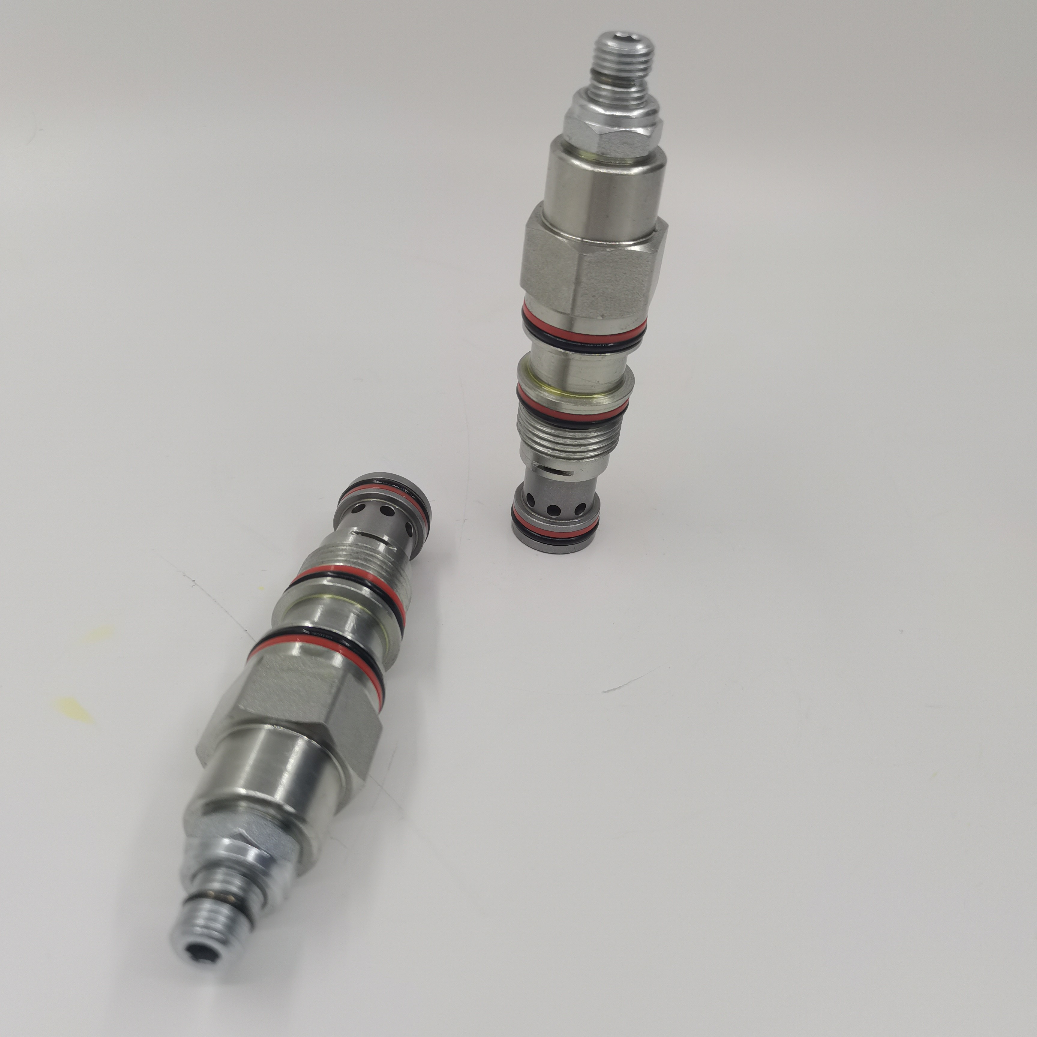B220401000536 Excavator SAN.Y Main Relief Valve Balancing valve