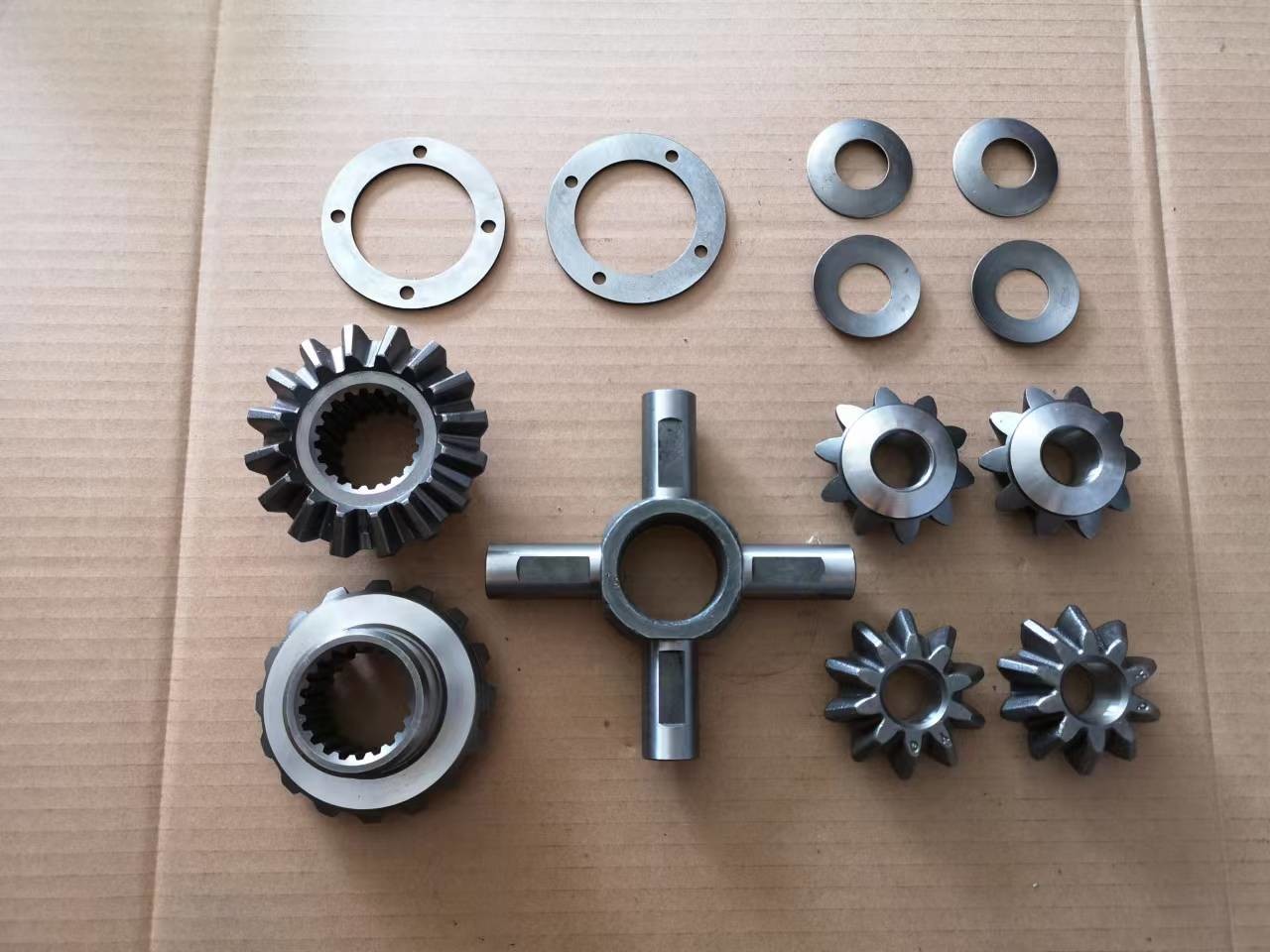 700P NQR FSR Final Drive Gear Repair Kit SAH067 Engine Model 4HK1 Side Gear 1415610930 Spider Pinion 1415210350