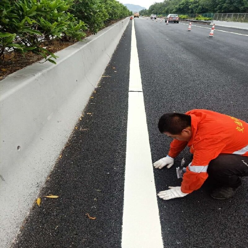 Enhanced Reflection in Thermoplastic Road Marking Paint with 30% Premixed Glass Beads
