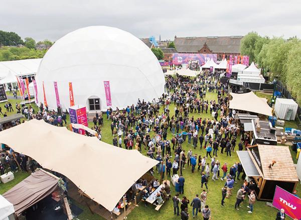 Spherical Inflatable Igloo Dome Tent Geodesic Large Outdoor ODM