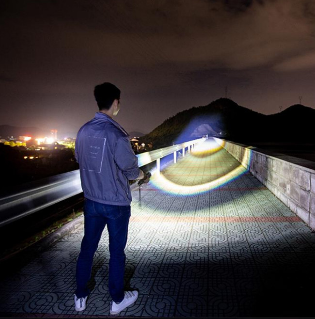 High Powered LED Torch Flashlight With 1500 Lumens Super Bright