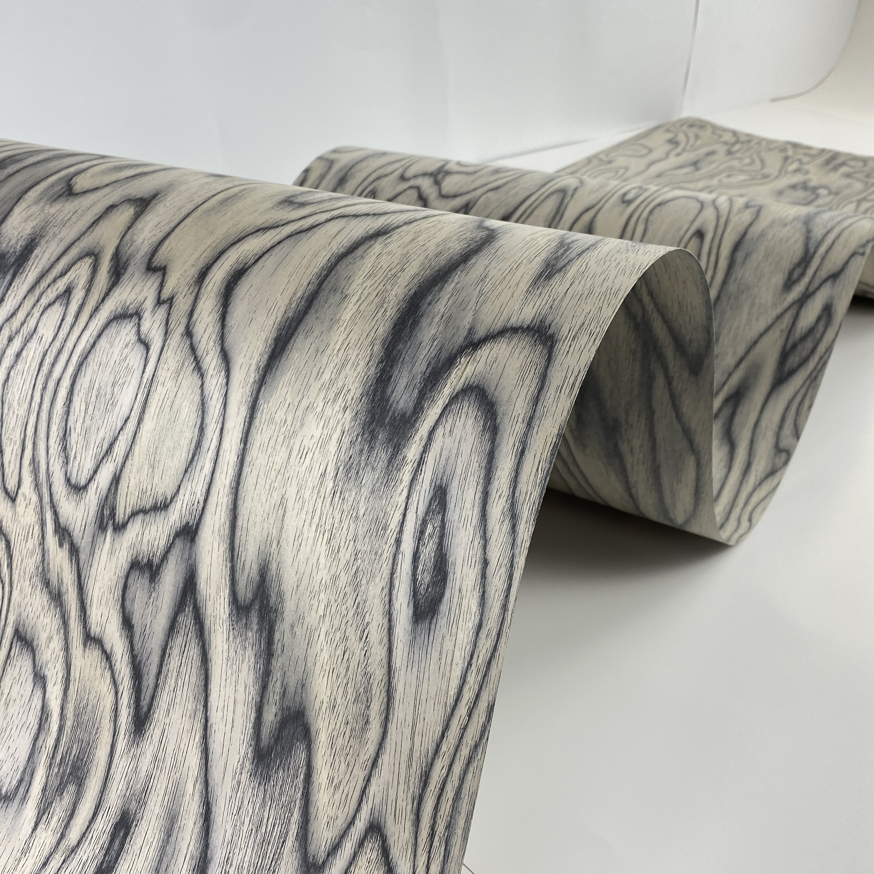 Various Styles Melamine Fancy Recon Wood Face Veneer/ Laminated Recon Veneer