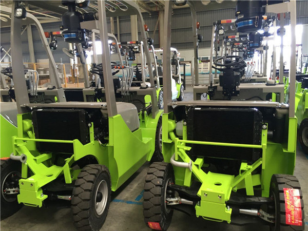 Japan Engine 2.5ton LPG Forklift Price
