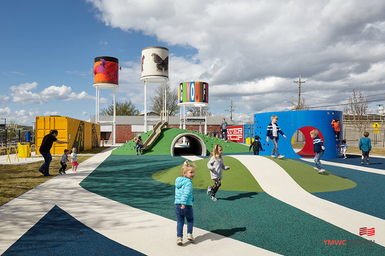 SCULPTURE of Outdoor Children's Playground Construction and Park Amusement Facilities