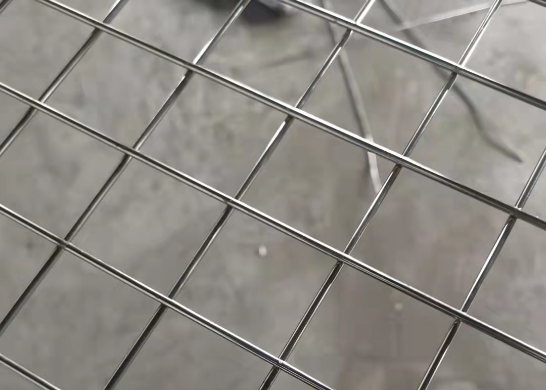 8x0.5m 1mm 304 Stainless Steel Welded Wire Mesh Panel Square Hole
