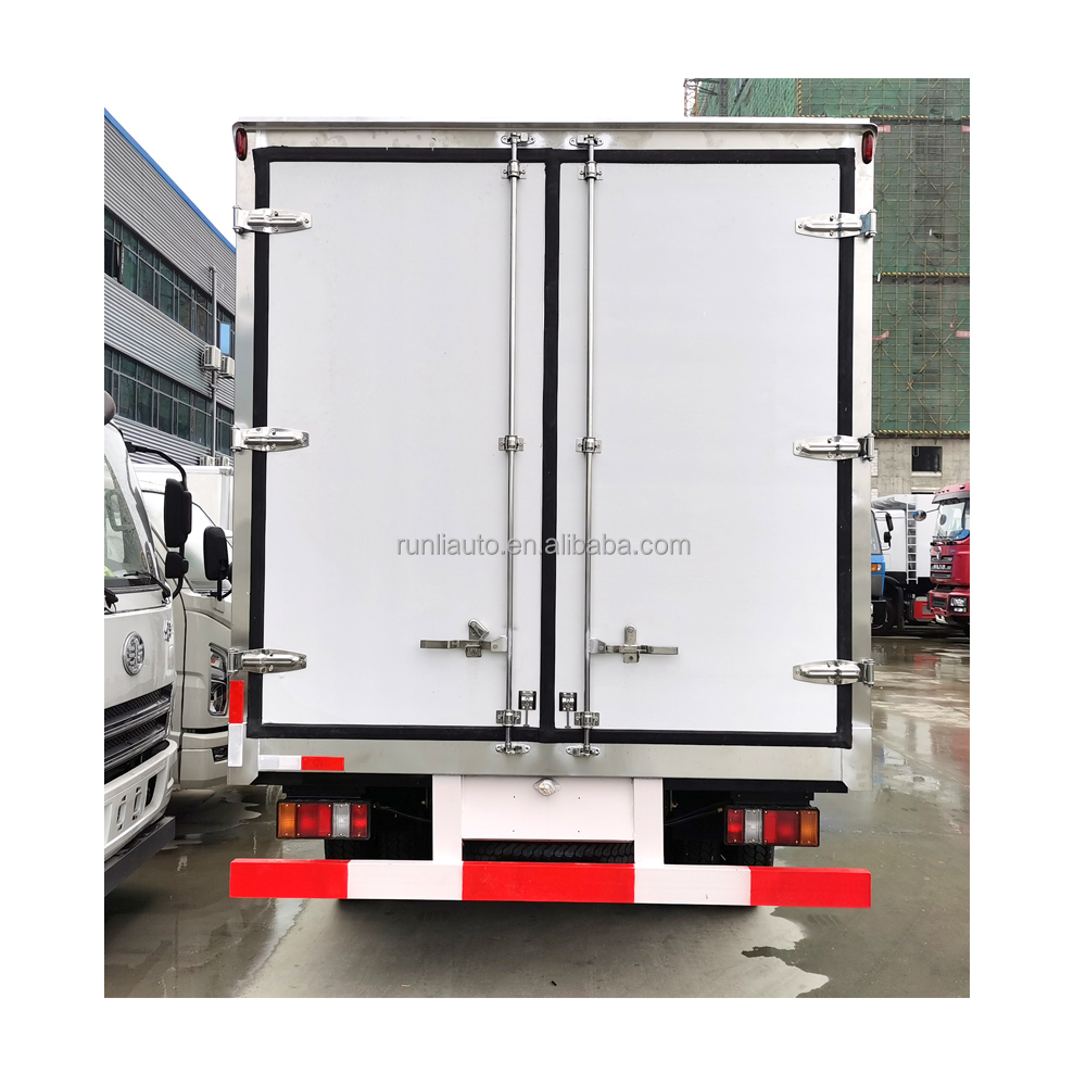 Japan Engine JMC 4x2 Reefer Vans Freezer Box Truck JX1041TGC23 J EURO 5