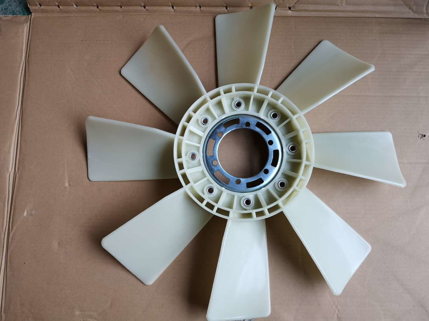 1136602861 CXZ CYZ Fan Blade For 6WF1 6WG1 Engine Size 700 X 8 Behind Radiator