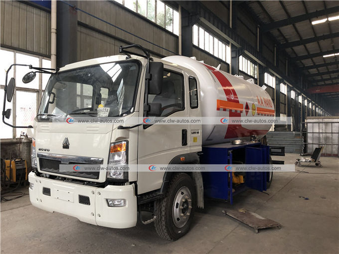 HOWO 5mt 5t 5tons LPG Dispenser Truck Cylinder Filling Tanker Truck