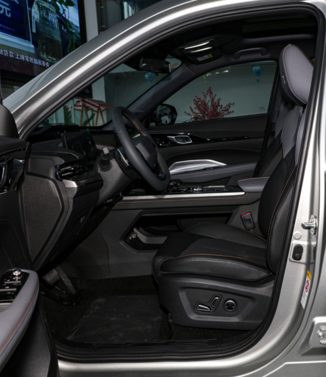 Changan OSHAN Z6 2022 Blue Whale 1.5T DCT Zhiling Urban Version SUV Compact