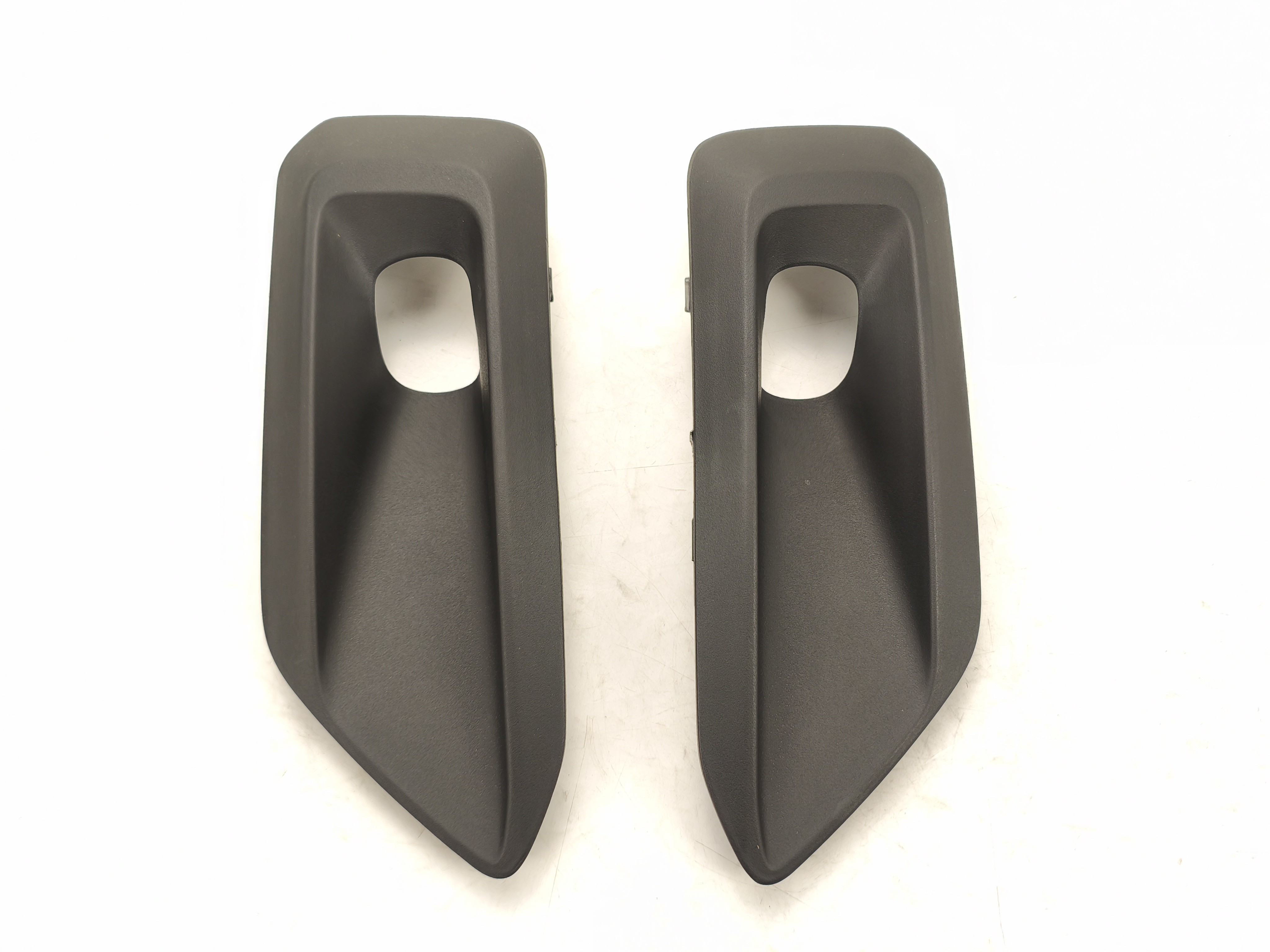 OE 31449343 31449344 Front Bumper Left / Right Fog Lamp Cover Left Fog Light Grille Cover For VOLVO