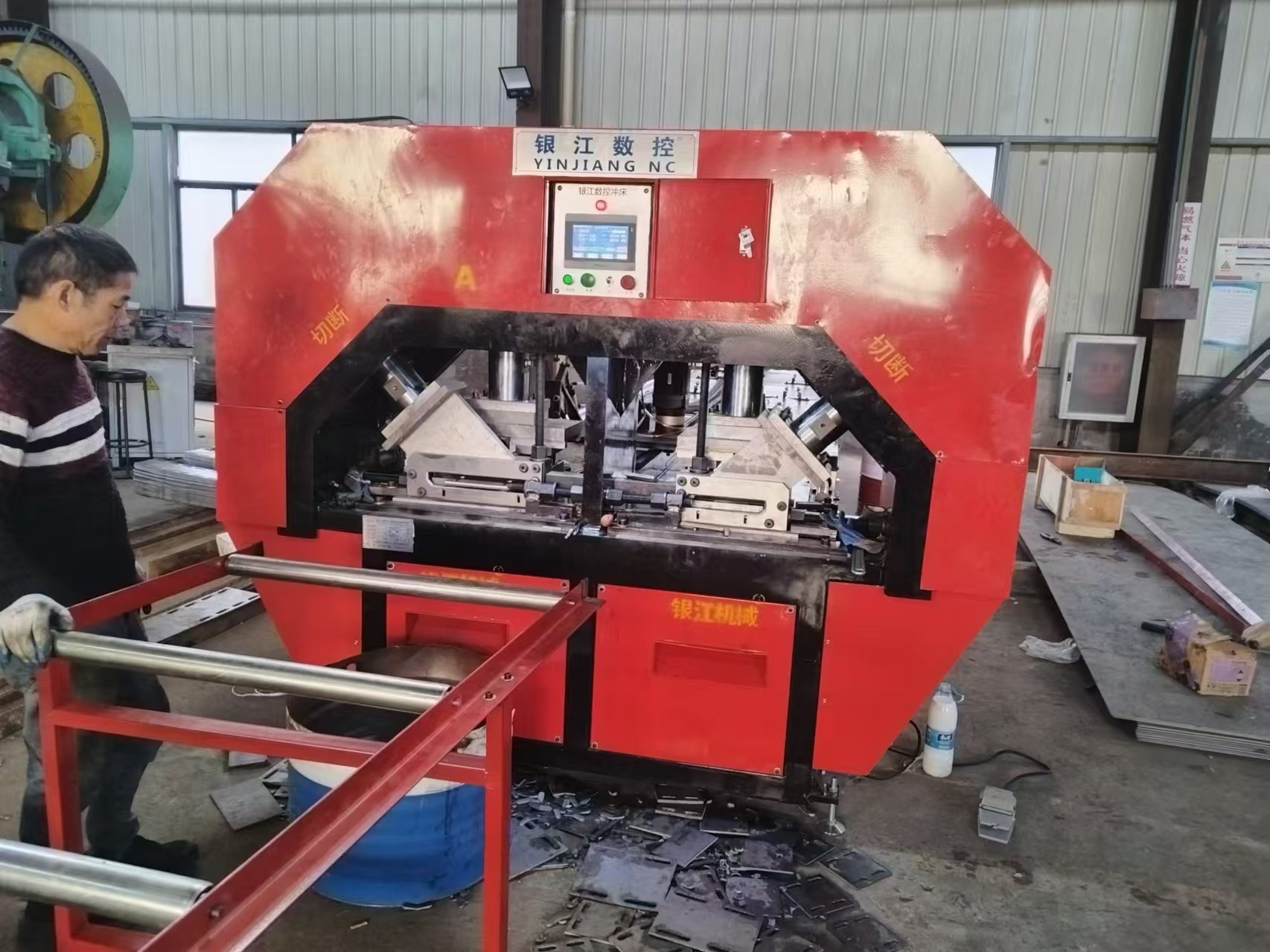 Steel Manufacturing Customised Stamping Machine With Manual Or Automatic Control System